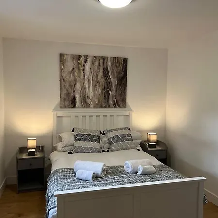 Lovely 2 Bedroom 2 Bathroom Apartment With Parking Loughborough Exterior photo