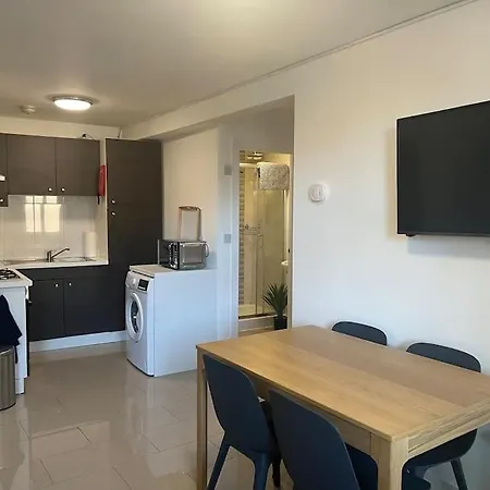 Lovely 2 Bedroom 2 Bathroom Apartment With Parking Loughborough Exterior photo