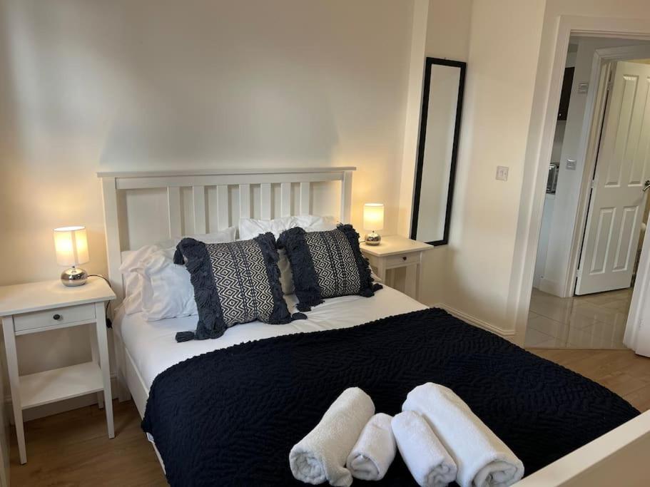 Lovely 2 Bedroom 2 Bathroom With Parking *