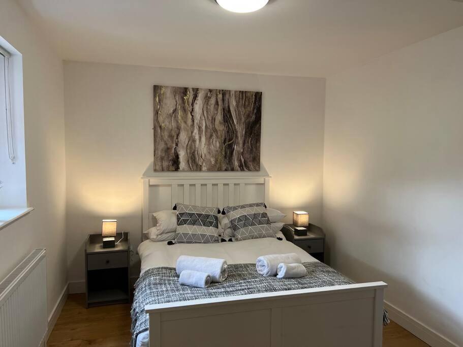 Lovely 2 Bedroom 2 Bathroom With Parking * Loughborough