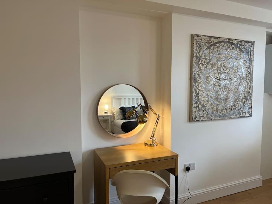 Lovely 2 Bedroom 2 Bathroom With Parking Apartment